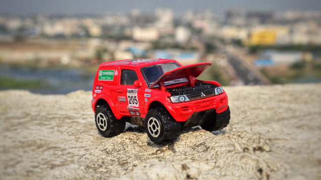 Illustration for article titled ORAT: 2002 Rallye Tunisie Winner - The 205 Mitsubishi Pajero